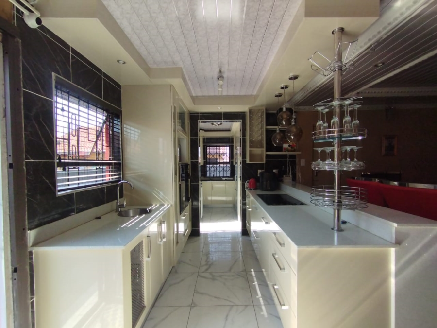 4 Bedroom Property for Sale in Tlhabane West North West